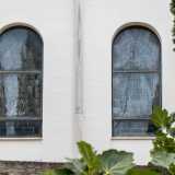 ...e le vetrate istoriate della chiesa annessa al monastero